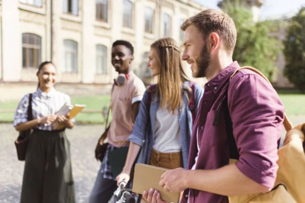 Życie studenckie w Polsce: wyzwania, korzyści i sposoby radzenia sobie
