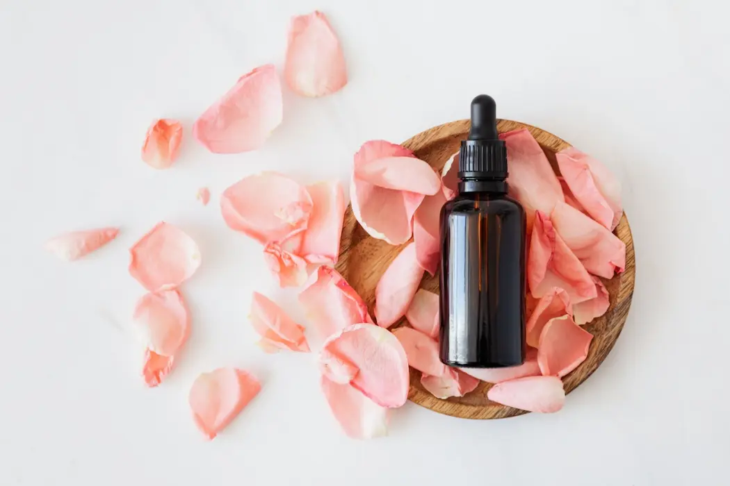 Kosmetyki różane – odkryj moc róży dla Twojej skóry