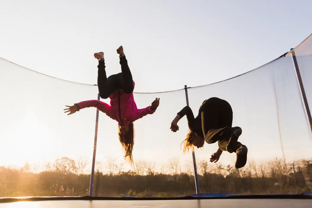 Jak wybrać najlepszą trampolinę ogrodową dla dziecka?