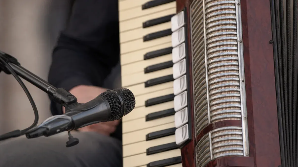 Przedmioty zabrzmią jak instrumenty. Teatr Atofri zaprasza na niezwykły koncert