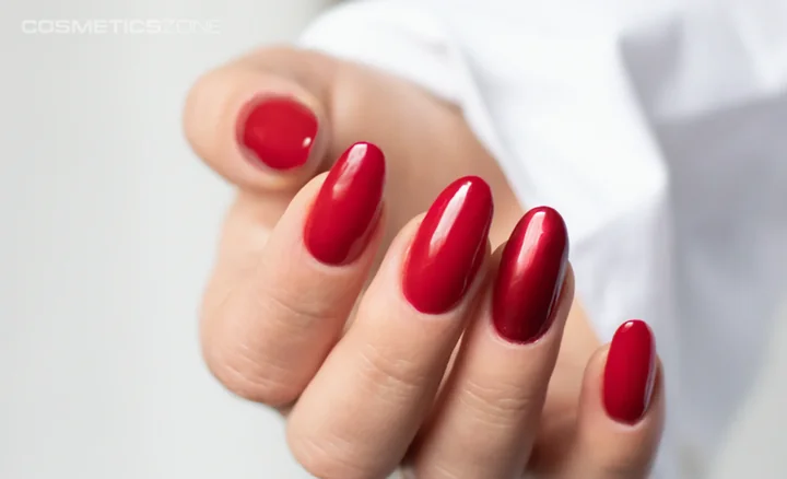 Czerwony lakier hybrydowy Cosmetics Zone zapewnia idealne wykończenie