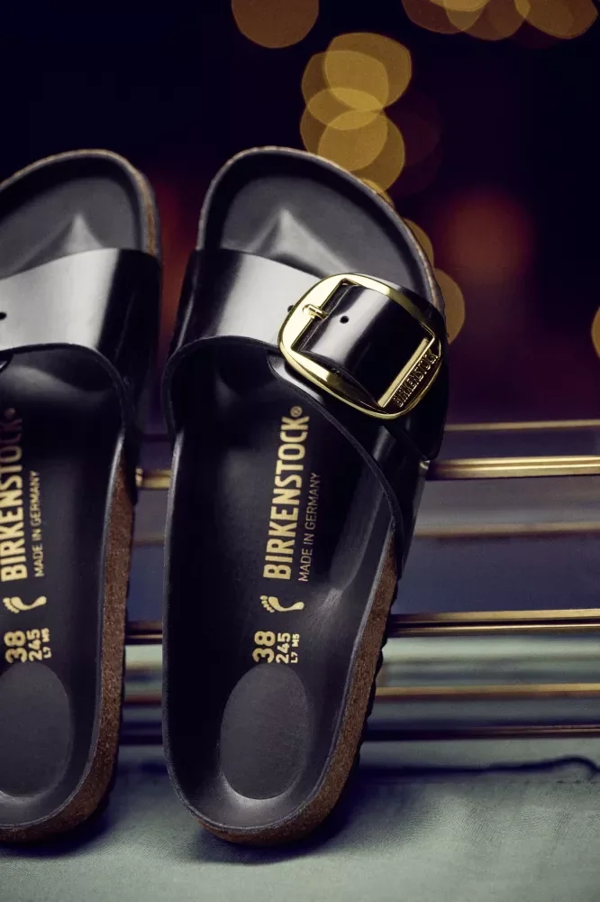 Klapki Birkenstock Madrid Big Buckle black patent – eleganckie i trwałe