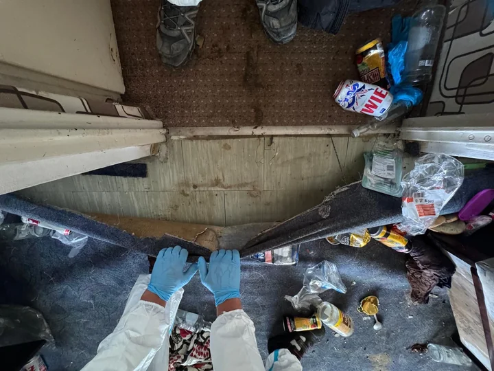 Coraz więcej samotnych zgonów w Poznaniu – co dzieje się z mieszkaniami po zmarłych?