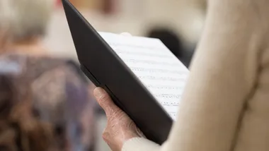Na Głównej seniorzy rozwijają głosy podczas warsztatów wokalnych