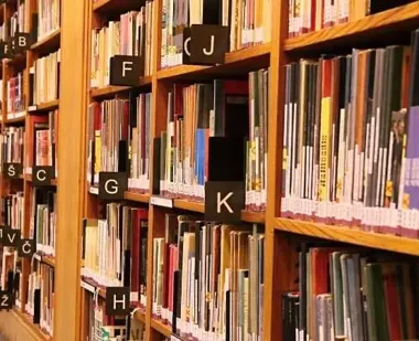 Sierpień w Bibliotece Wielkopolskiej: słowa, komiksy i Jeżyce