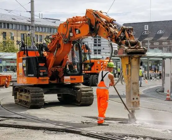 Remonty i nowe oznakowania na drogach Poznania