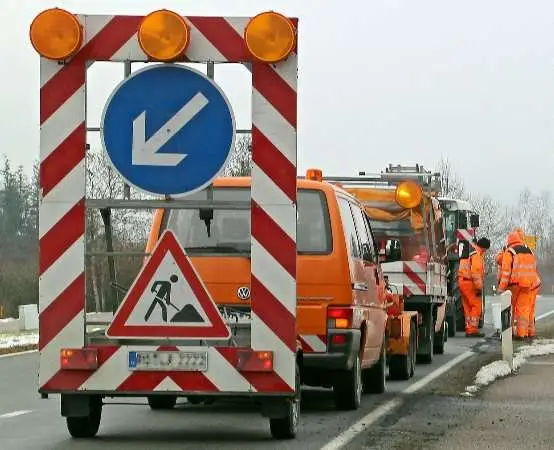 Remont torowiska i nawierzchni w Al. Solidarności – zmiany w ruchu!