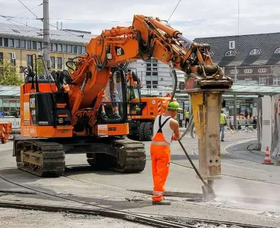 Rozpoczęła się budowa ulicy Dziwnowskiej w Krzyżownikach-Smochowicach