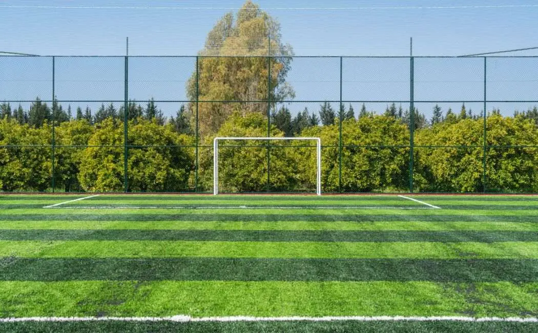 Dwa nowe boiska przy Drodze Dębińskiej gotowe do treningów przez cały rok