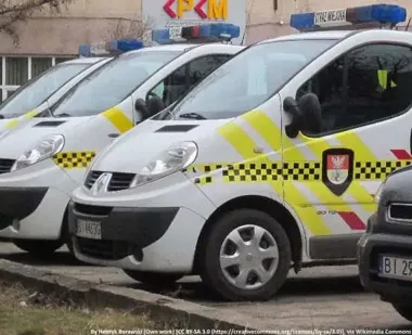 W Poznaniu ruszyły wakacyjne ostrzeżenia dla dzieci. Strażnicy uczą bezpieczeństwa