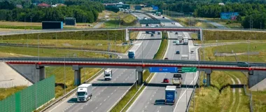Upał na trasie robi się groźny. GDDKiA przypomina o wodzie i przerwach