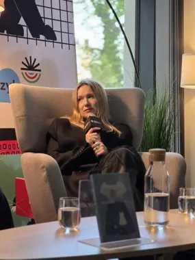 Maria Halber w Poznaniu - wieczór o przyjaźni, dojrzewaniu i kobietach bez filtra