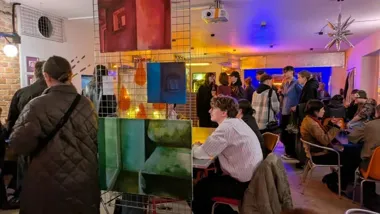 Młodzi artyści rozbrajają nostalgię w poznańskiej Ślinie