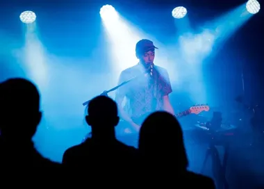 Michał od Kości zagra w Poznaniu piosenki jak z nieistniejących filmów