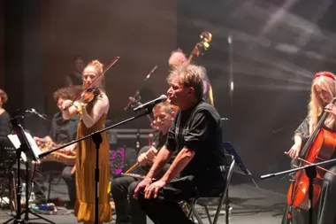 Punk, który spotka dawne brzmienia w Auli UAM