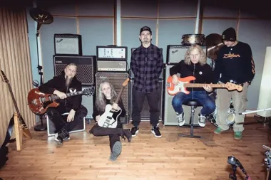 Luxtorpeda wraca do Poznania z płytą, która nie bierze jeńców