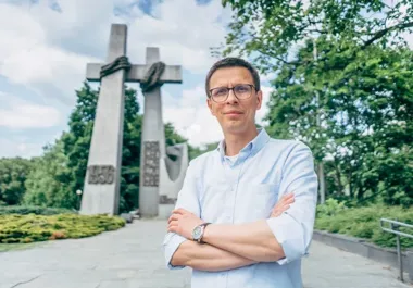 „Tam i z powrotem" - książka, która prowadzi do Czerwca 1956 i z powrotem