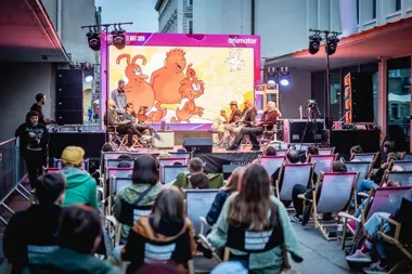 Animator rozgrzewa Poznań - animacja bierze na cel światowe lęki