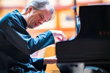 Kiedy fortepian zdobywa Himalaje - von Eckardstein w Auli UAM.