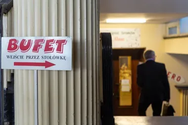 Zielony żeton, czerwone danie - historia stołówki, w której spotykał się Poznań.