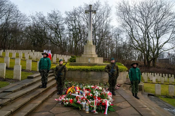 Cytadela pamięta – obchody 81. rocznicy zakończenia walk i hołd pod Dzwonem Pokoju