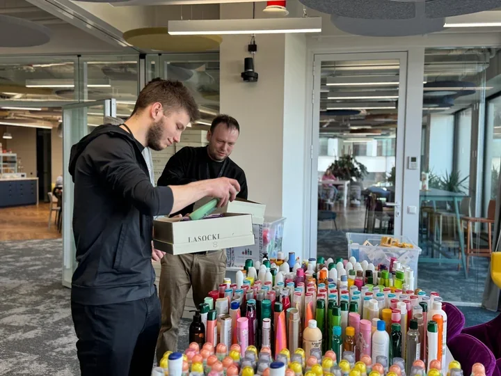 Dziesiąta edycja Project Shoebox – pudełka z podstawową pomocą dla kobiet w potrzebie