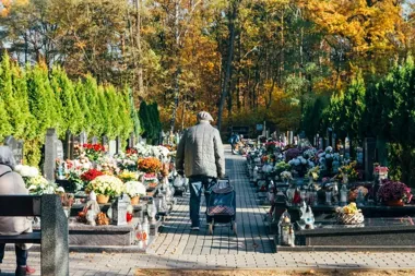 Bezpłatne sprzątanie grobów w Poznaniu. Kto może zgłosić nagrobek?