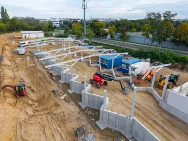 Nowe Gratowisko przy Lutyckiej rośnie. Pierwsze stalowe konstrukcje już stoją