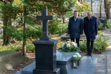 Przy grobie Cyryla Ratajskiego przypomniano jego rolę w historii Poznania