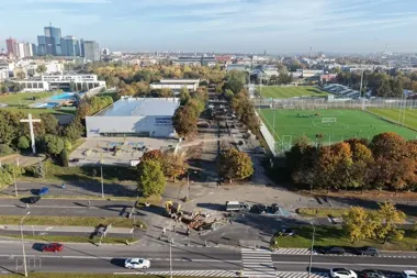 Budują dojazd do sportowego kompleksu. Powstaną parkingi i chodniki