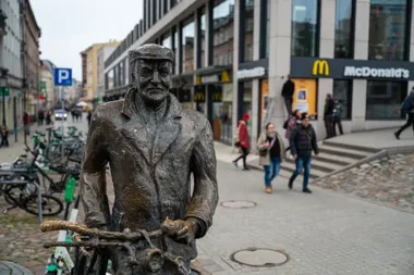 Stary Marych od ćwierć wieku stoi przy Półwiejskiej i nie daje o sobie zapomnieć