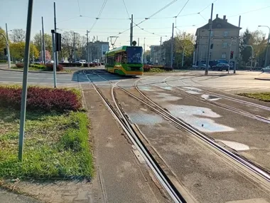Tramwaje wracają na Ogrody. Zaraz ruszą dwa kolejne remonty torowe