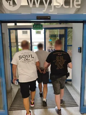 29-latek ignorował zakaz prowadzenia. Po ośmiu wykroczeniach przekazano go Straży Granicznej