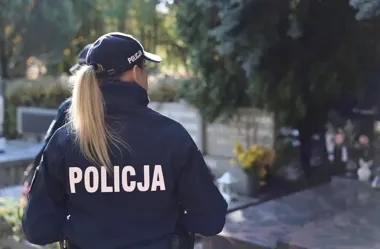 Przy poznańskich cmentarzach będzie więcej patroli. Rusza akcja „Znicz”