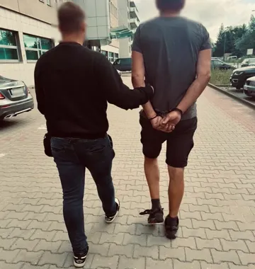 Cztery zakazy nie zatrzymały kierowcy Mercedesa - sąd zareagował błyskawicznie