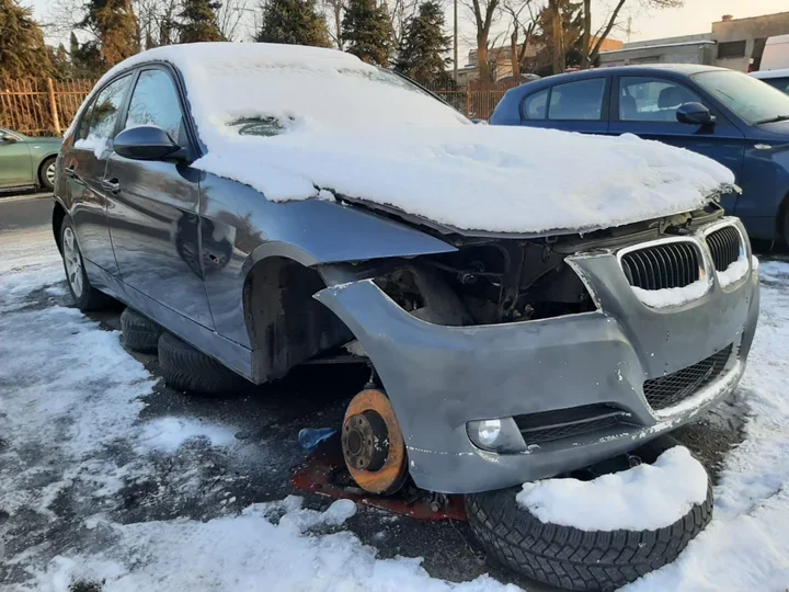 Trzech zatrzymanych po fali włamań do aut - straty blisko 40 tys. zł