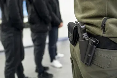 Pięciu obywateli Gruzji zatrzymanych na poznańskiej Ławicy