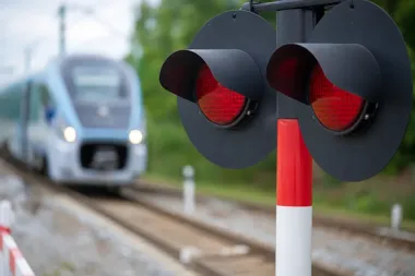 Pociąg potrącił osobę na torach. Ruch między Poznaniem a Opalenicą wstrzymany