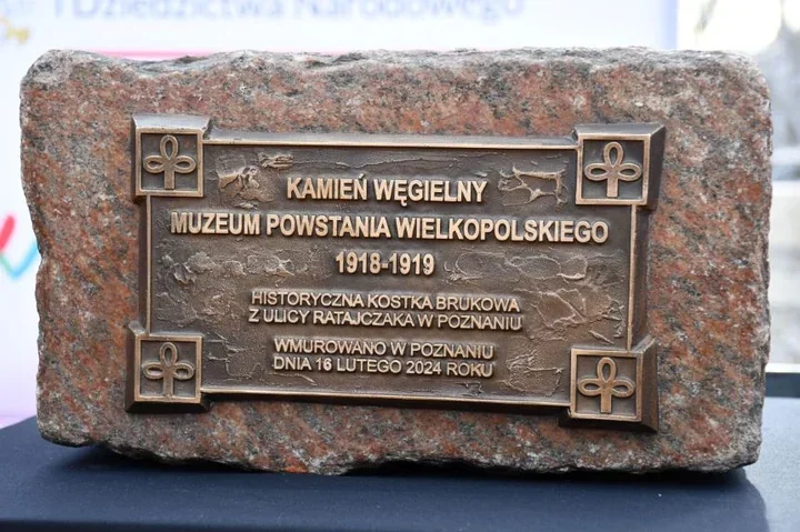 Cegiełki na nowe Muzeum Powstania Wielkopolskiego – pamiątka i wpis w księdze