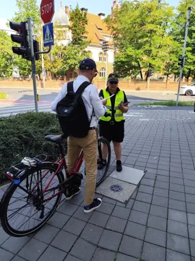 Odblaski nie tylko na jesień. Strażnicy z Poznania ostrzegają