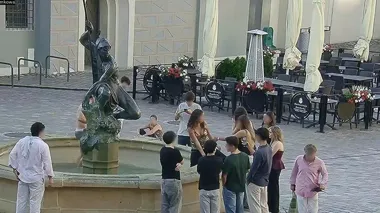 Poznań ostrzega przed kąpielą w fontannach - mandat i zakażenia