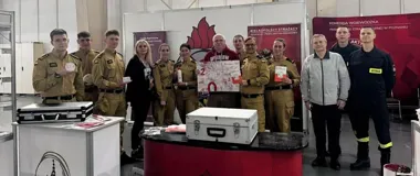 Strażacy rozdali czujki na targach - akcja, która może ocalić życie