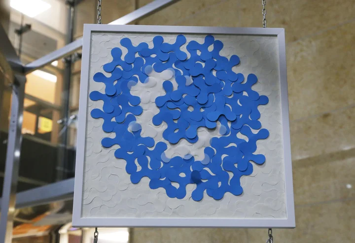 Papierowe dna i świetlne refleksy - Reflections Krzysztofa Horały w Poznaniu