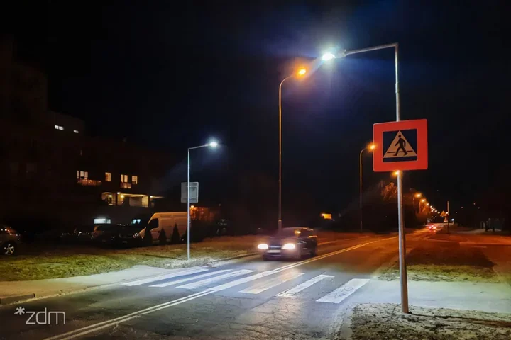 Więcej światła na przejściach dla pieszych – 20 miejsc już doświetlono