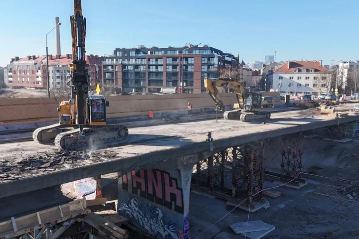 Północna nitka Mostu Chrobrego w rozbiórce – podpory podtrzymują ruch i plany zmian