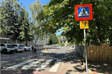 Odświeżone oznakowanie przy szkołach. ZDM poprawił widoczność na ulicach