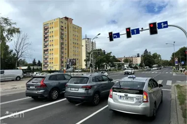 Bezkolizyjny skręt w lewo na Grochowskiej. Prace kosztowały prawie 340 tys. zł