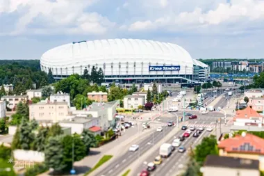 Egzaminy przy stadionie zmienią ruch. Kierowcy stracą miejsca parkingowe