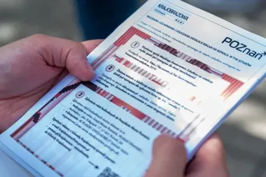 Półwiejska pod lupą. Urzędnicy wystawili pouczenia za szyldy i reklamy