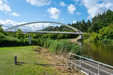 Nowa kładka nad Wartą już działa. Trasa łączy Poznań z Czerwonakiem